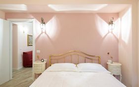 Residenza dei Piaceri Perduti-Rosa